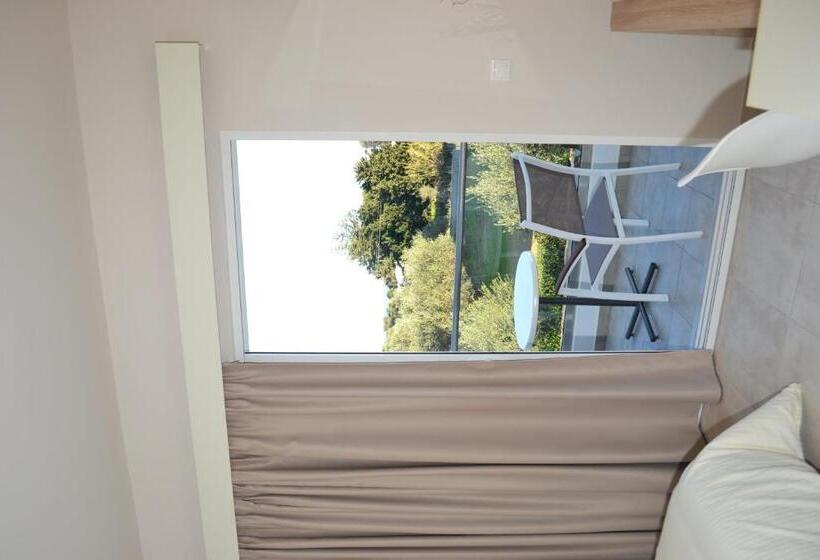 סטודיו סופריור, Argiro Village