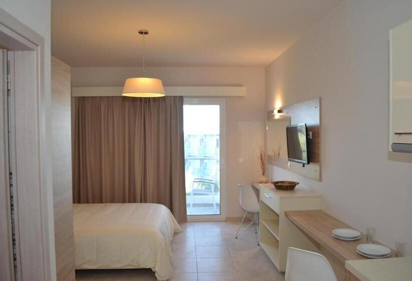 סטודיו סופריור, Argiro Village