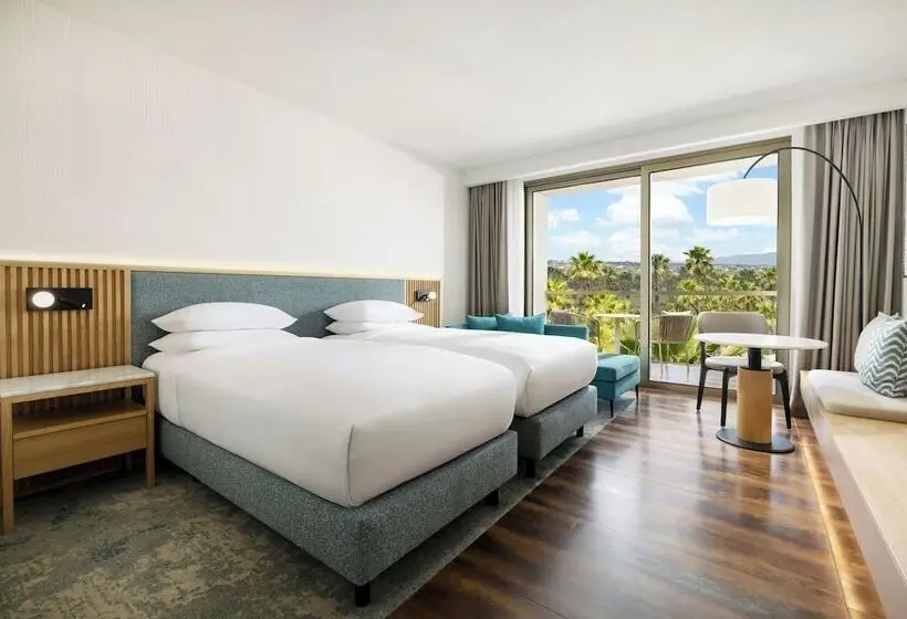 اتاق لوکس با چشم‌انداز استخر, Algarve Marriott Salgados Golf Resort & Conference Center