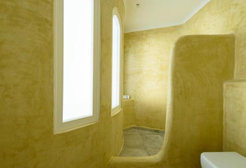 استودیوی سوپریور, Anemomilos