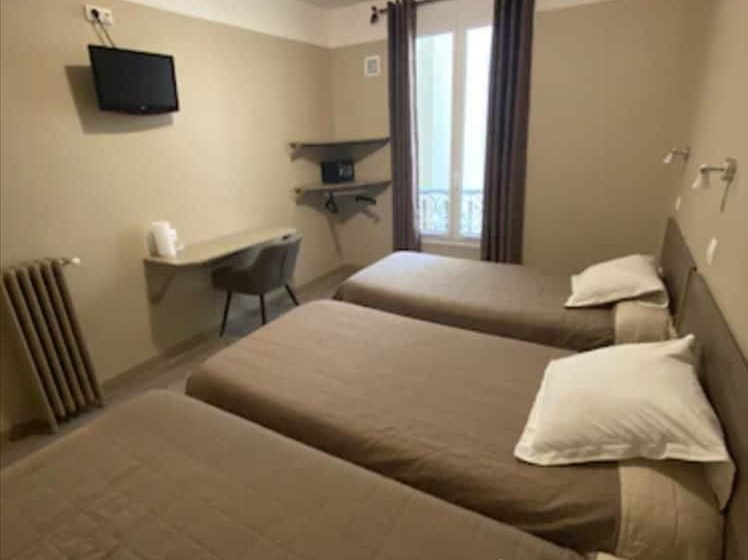 スタンダード４人部屋, Angleterre