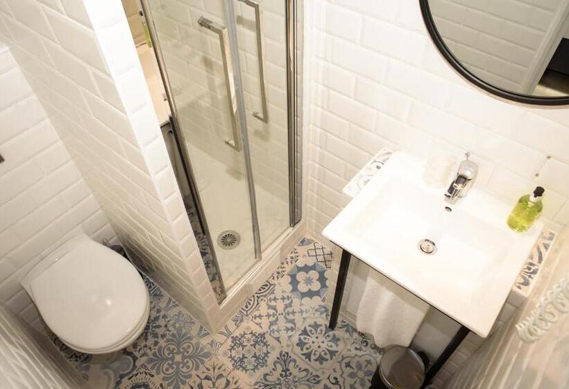 اتاق استاندارد یک نفره, Des Arts Bastille