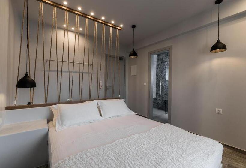 اتاق استاندارد با بالکن, Liostasi