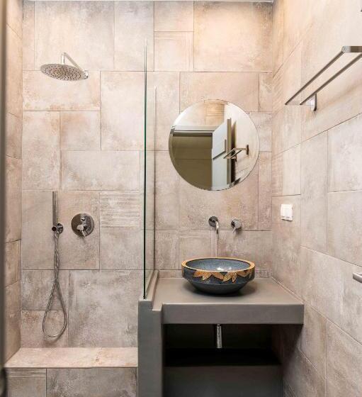 اتاق استاندارد, Liostasi