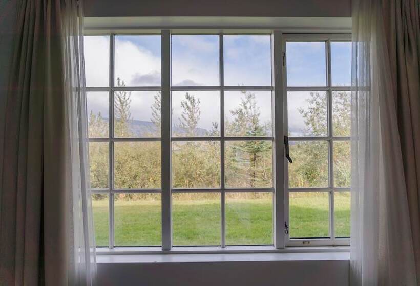 اتاق ساده سه نفره, Laxnes