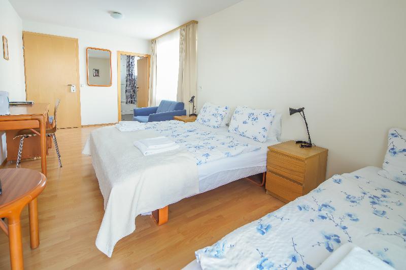 اتاق خانوادگی, Laxnes