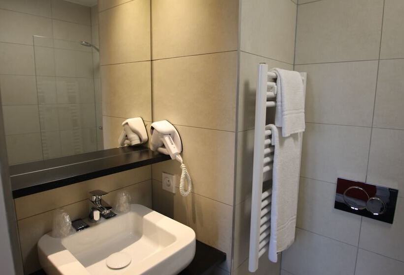 חדר סטנדרט יחיד, Les Muses