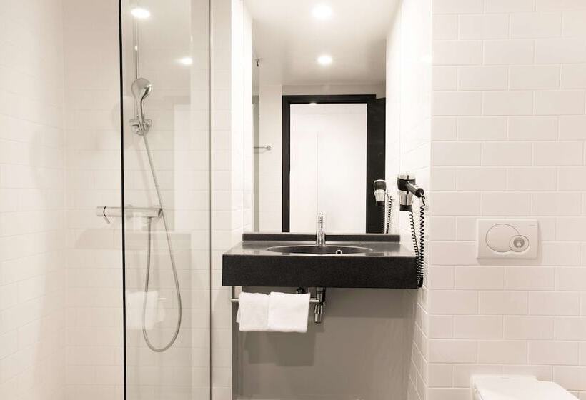 スタンダードインサイドビュールーム, Park Inn By Radisson Brussels Centre Midi