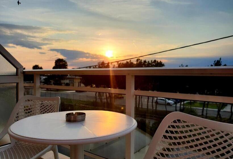 اتاق استاندارد با چشمانداز دریا, Perea