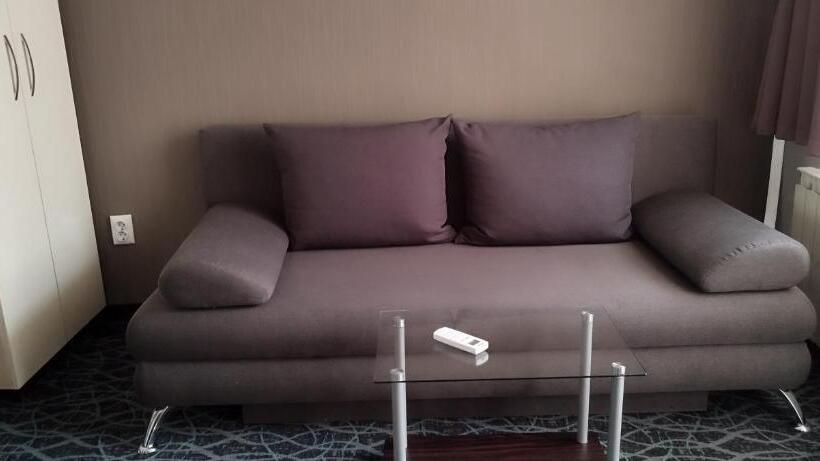 סוויטת ג'וניור עם מרפסת, Perfect