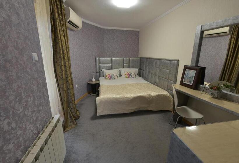 סוויטת ג'וניור עם מרפסת, Perfect