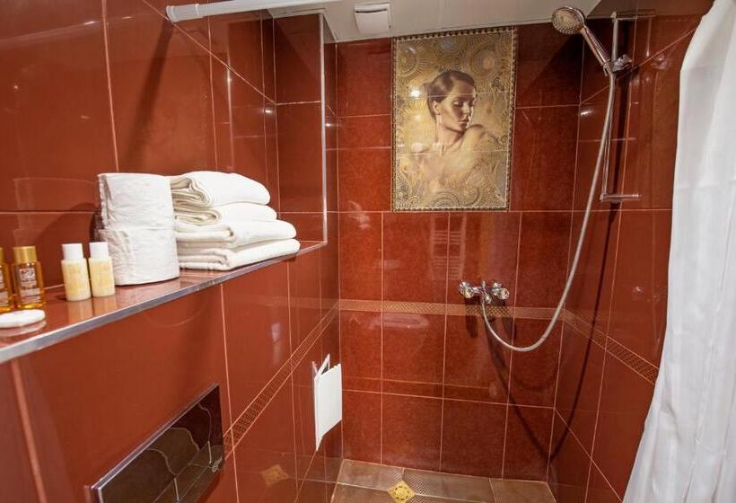 סוויטת ג'וניור עם מרפסת, Perfect