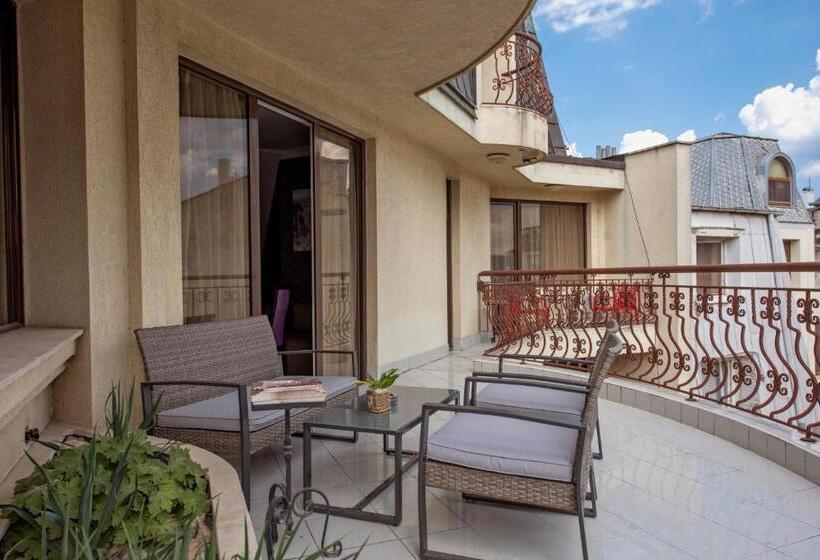 סוויטה דלוקס, Perfect