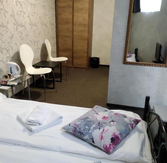 חדר בסיסי עם מרפסת, Perfect