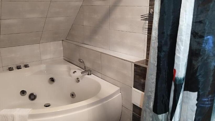 דירה בת חדר שינה 1 עם מרפסת, Perfect