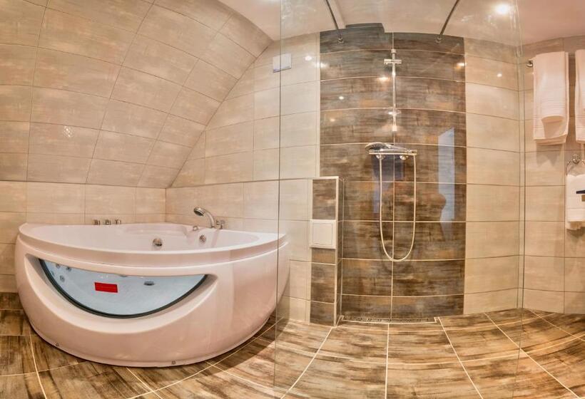 דירה בת חדר שינה 1 עם מרפסת, Perfect