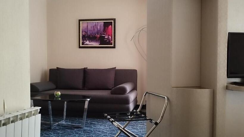 סוויטה דלוקס, Perfect