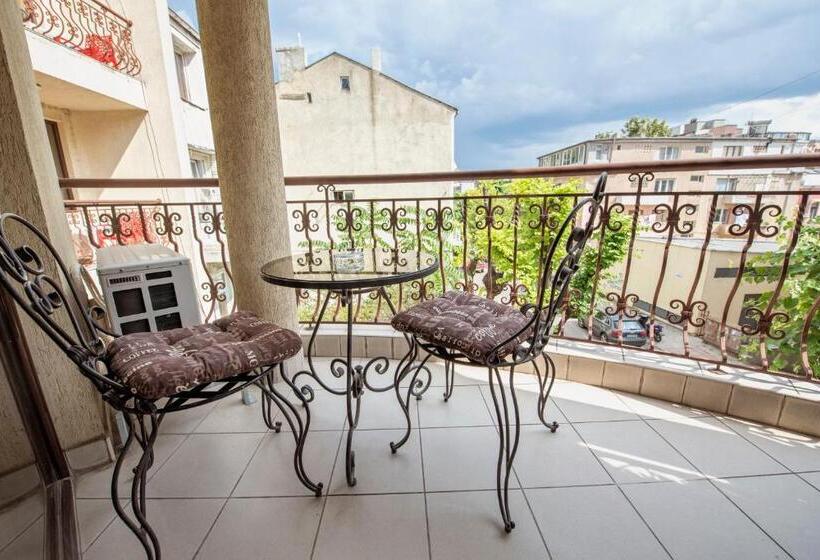 סוויטה דלוקס, Perfect