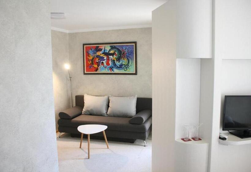 סוויטה דלוקס, Perfect