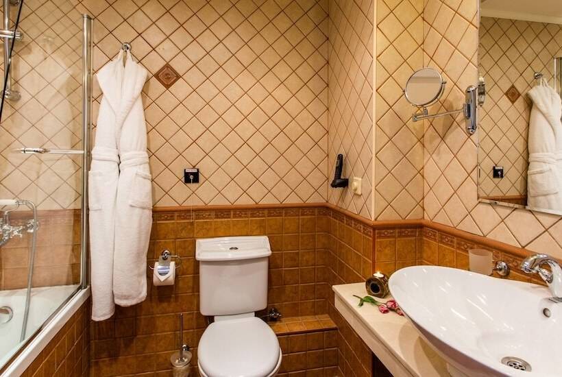 غرفة تنفيذية, Premier Luxury Mountain Resort