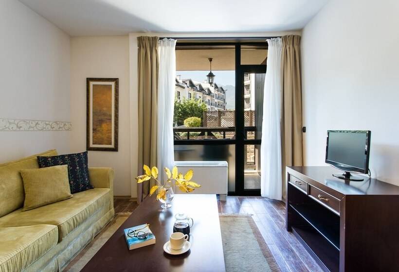 جناح سوبيريور, Premier Luxury Mountain Resort