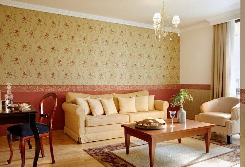 جناح سوبيريور, Premier Luxury Mountain Resort