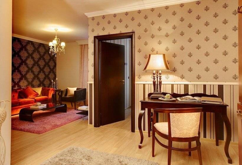 جناح سينيور, Premier Luxury Mountain Resort