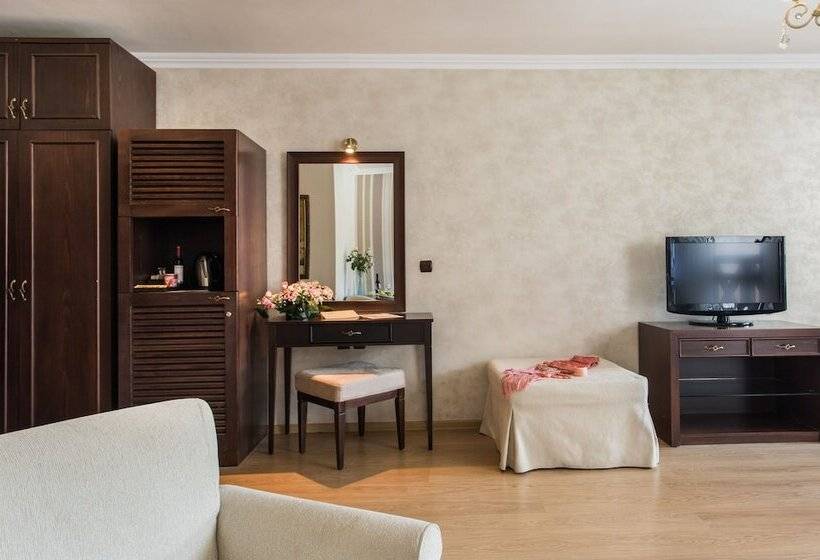 غرفة تنفيذية, Premier Luxury Mountain Resort