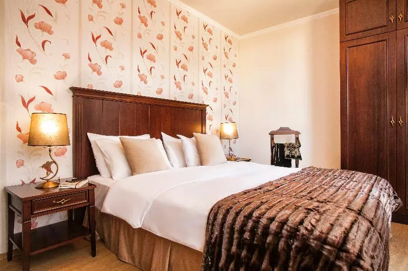 سوییت لوکس, Premier Luxury Mountain Resort