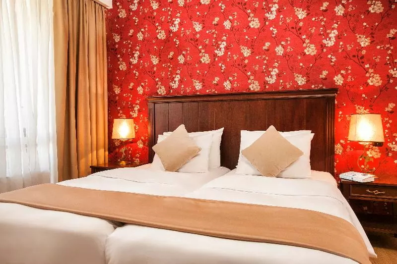 سوییت لوکس, Premier Luxury Mountain Resort