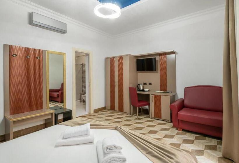 חדר דלוקס, The Five Oscars Inn