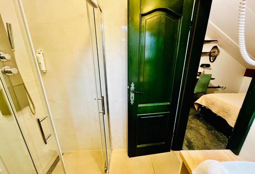 Economy Zimmer, Villa Diana