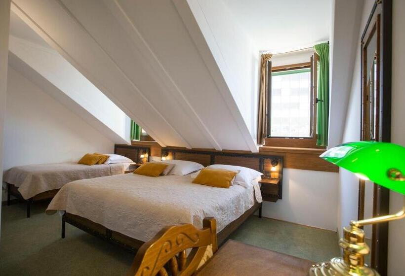 4 Bett Standardzimmer, Villa Diana