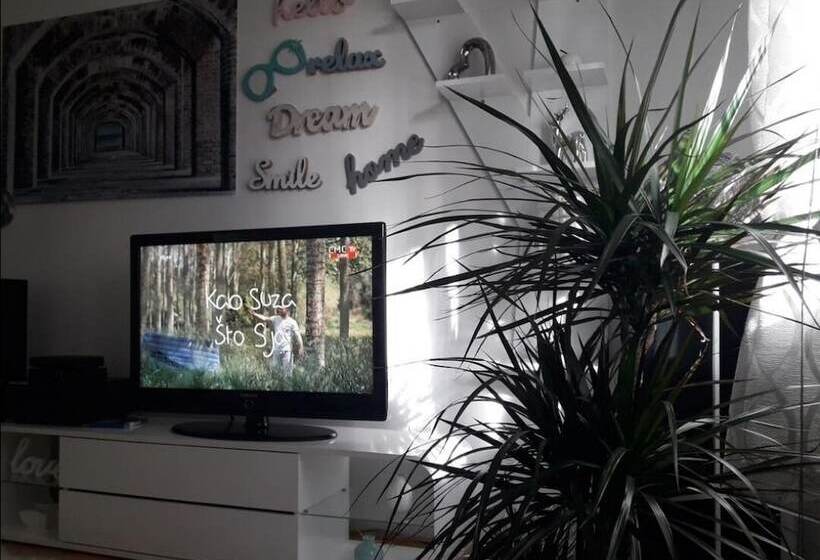 דירת 2 חדרי שינה עם נוף לגינה, Matic Apartments