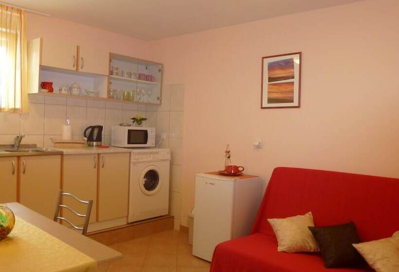 דירת חדר, Matic Apartments