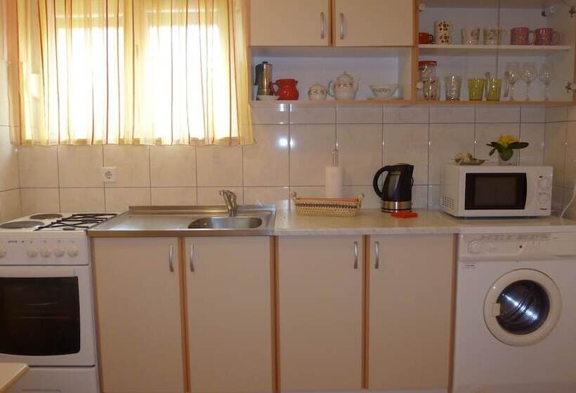 דירת חדר, Matic Apartments