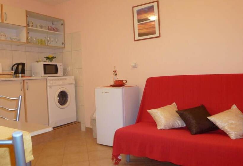 דירת חדר, Matic Apartments