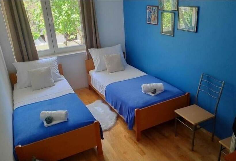 דירת 2 חדרי שינה עם נוף לגינה, Matic Apartments