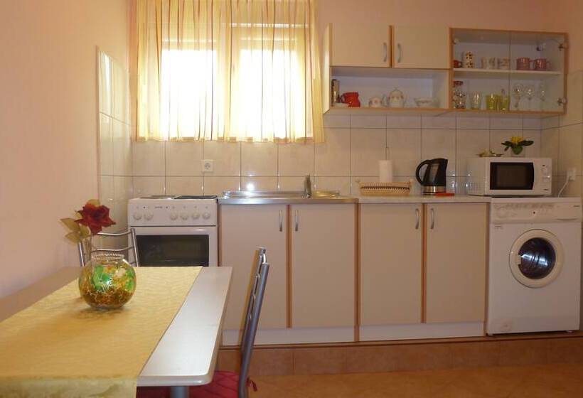 דירת חדר, Matic Apartments