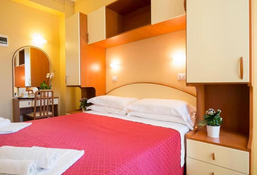 اتاق اساندارد با چشم‌انداز جانبی به دریا, Crosal