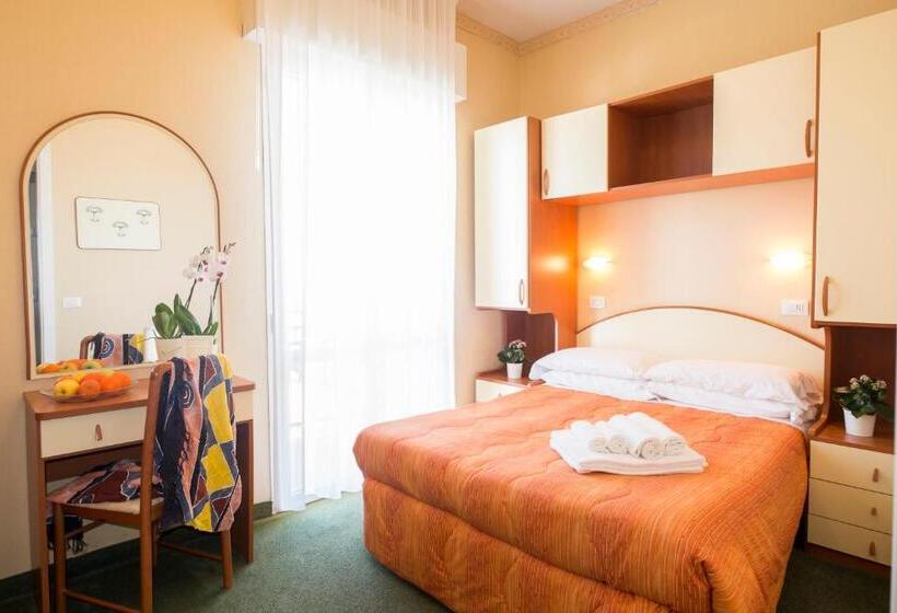 اتاق اساندارد با چشم‌انداز جانبی به دریا, Crosal