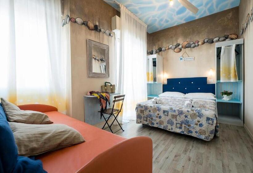 اتاق استاندارد با بالکن و چشم‌انداز دریا, Crosal