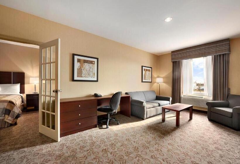 キングサイズベッドのスイートルーム, Days Inn By Wyndham Brampton