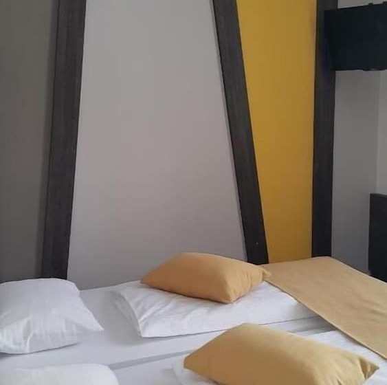 اتاق خانوادگی, Emonec