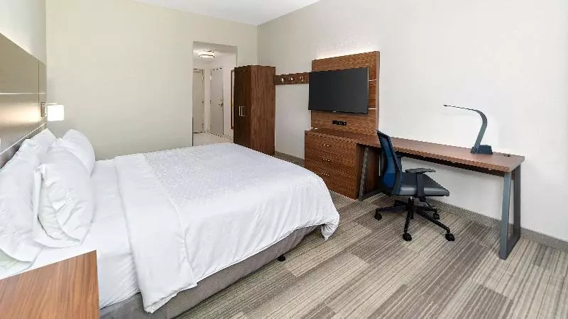 キングサイズベッドのスタンダードルーム, Holiday Inn Express & Suites Dinuba West, An Ihg