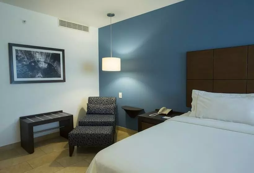 سوییت, Holiday Inn Express Mérida, An Ihg