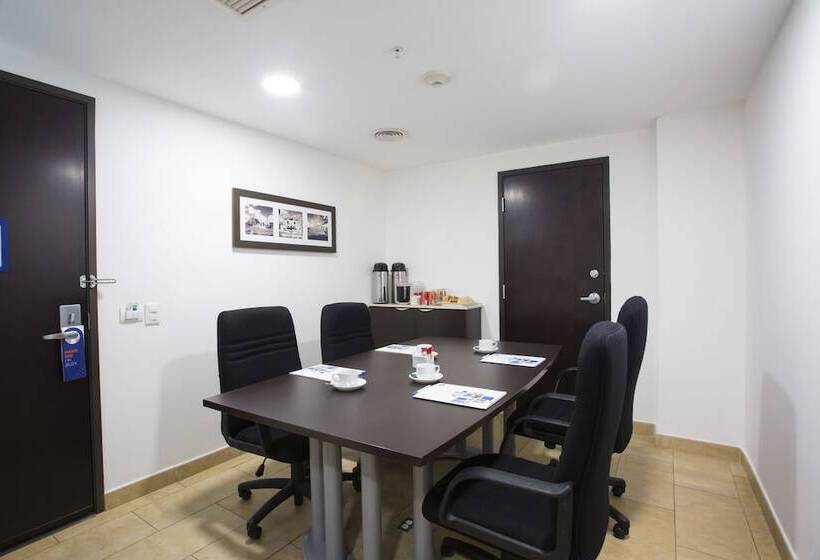 סוויטה, Holiday Inn Express Mérida, An Ihg