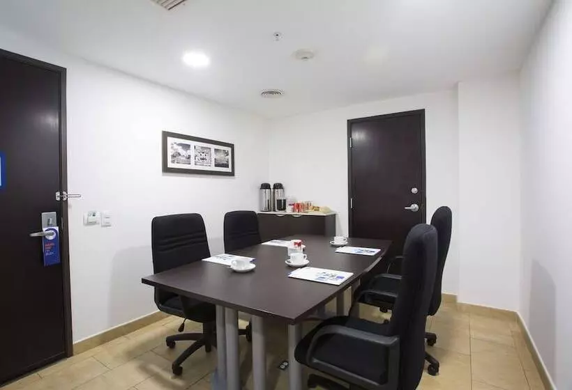 سوییت, Holiday Inn Express Mérida, An Ihg