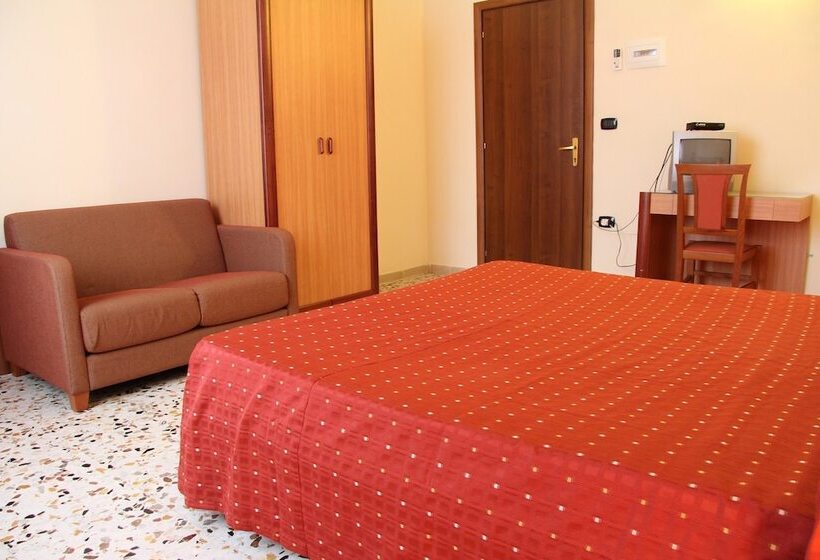 חדר סטנדרט לשלושה, La Casa Del Pellegrino