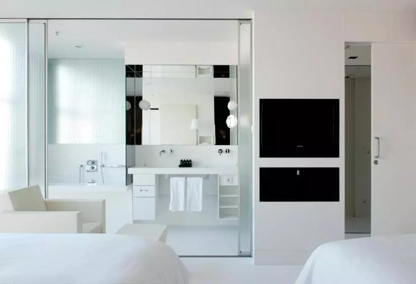 Standard Room 2 Double Beds, So/ Vienna